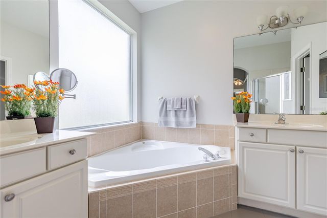 3804 BAYSHORE CIRCLE, Tavares, FL 32778