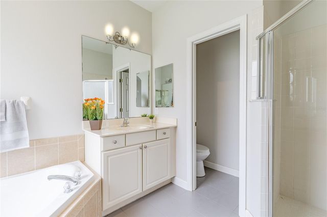 3804 BAYSHORE CIRCLE, Tavares, FL 32778