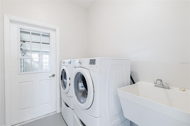 3804 BAYSHORE CIRCLE, Tavares, FL 32778