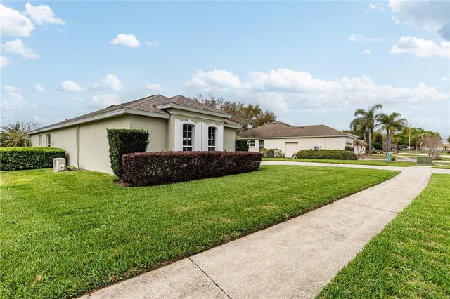 3804 BAYSHORE CIRCLE, Tavares, FL 32778