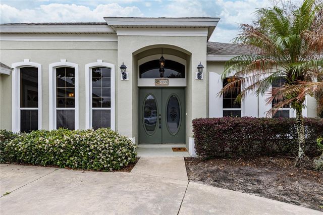 3804 BAYSHORE CIRCLE, Tavares, FL 32778