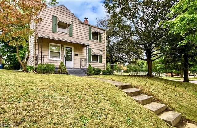 1699 Sunset Avenue, Akron, OH 44301