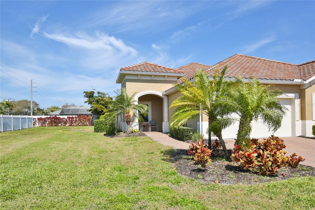 Image 2 of property listing at 7016 PLAYA BELLA DRIVE, Bradenton, FL 34209
