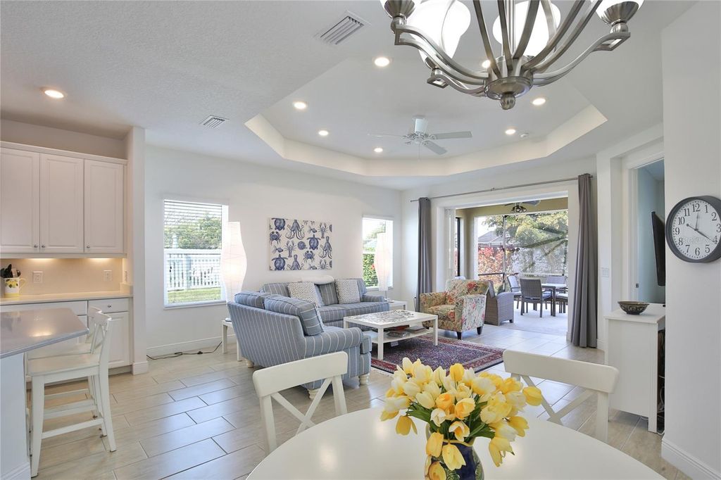 Image 11 of property listing at 7016 PLAYA BELLA DRIVE, Bradenton, FL 34209