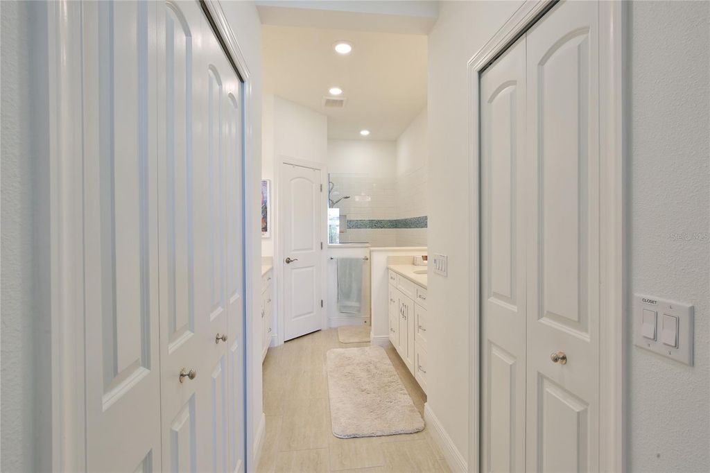 Image 24 of property listing at 7016 PLAYA BELLA DRIVE, Bradenton, FL 34209