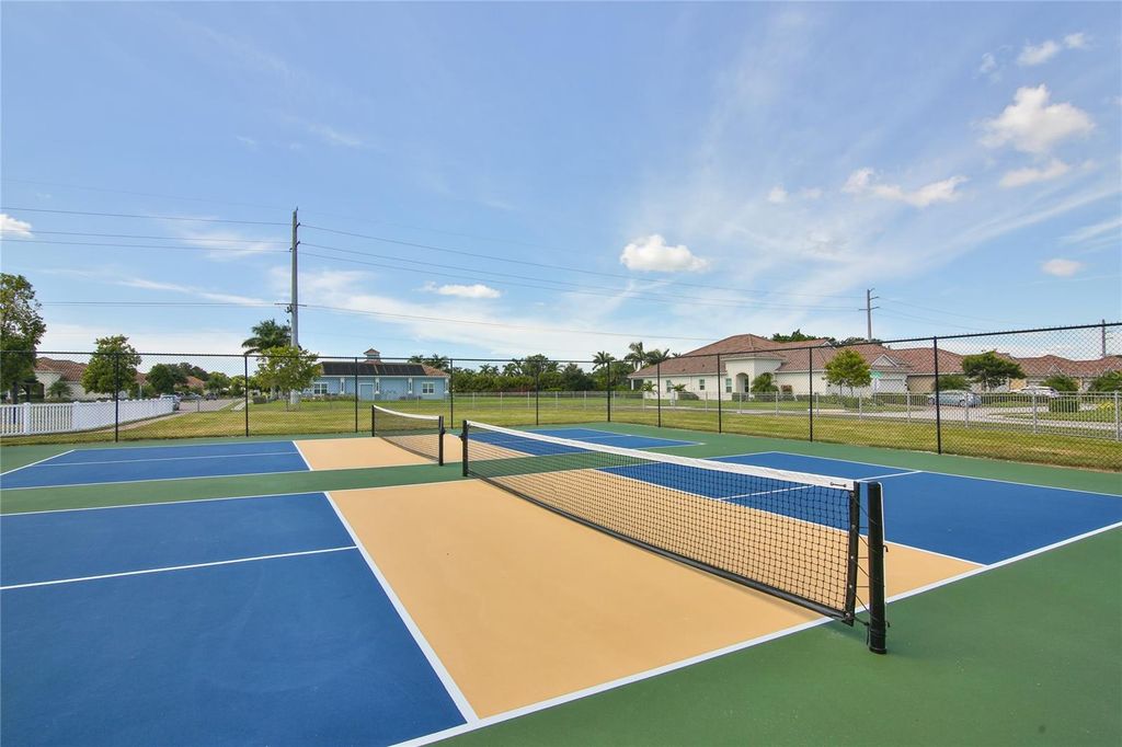 Image 40 of property listing at 7016 PLAYA BELLA DRIVE, Bradenton, FL 34209