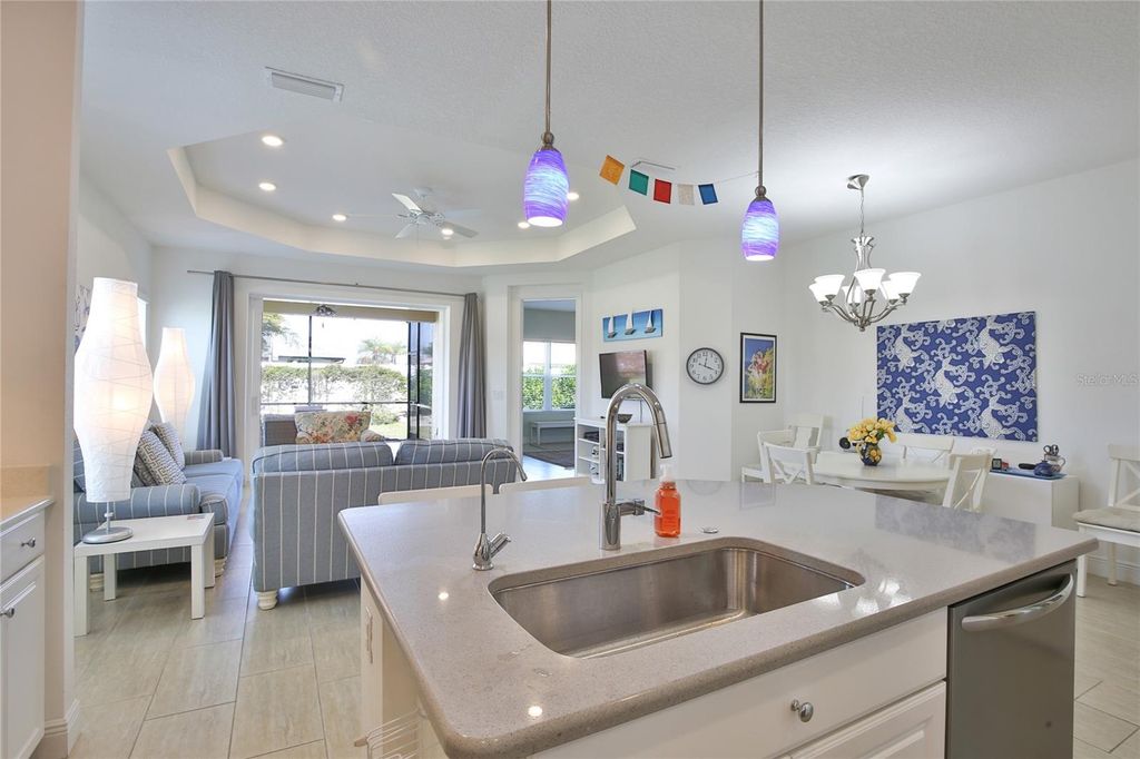 Image 9 of property listing at 7016 PLAYA BELLA DRIVE, Bradenton, FL 34209