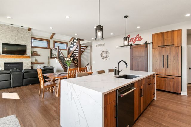 6309 Sudbury Court, Johnston, IA 50131