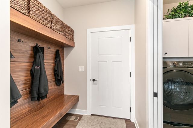 6309 Sudbury Court, Johnston, IA 50131