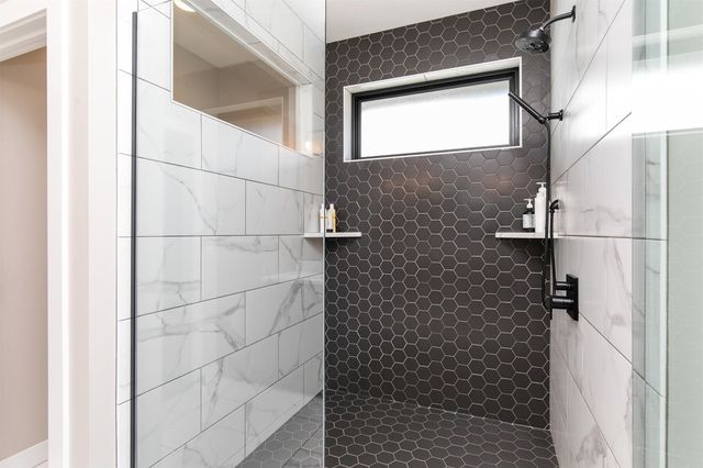 6309 Sudbury Court, Johnston, IA 50131