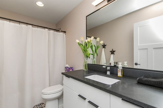 6309 Sudbury Court, Johnston, IA 50131