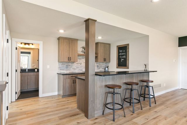 6309 Sudbury Court, Johnston, IA 50131