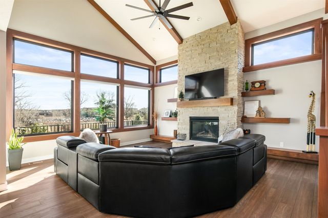 6309 Sudbury Court, Johnston, IA 50131