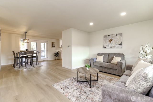 1703 7th Avenue SE, Puyallup, WA 98372