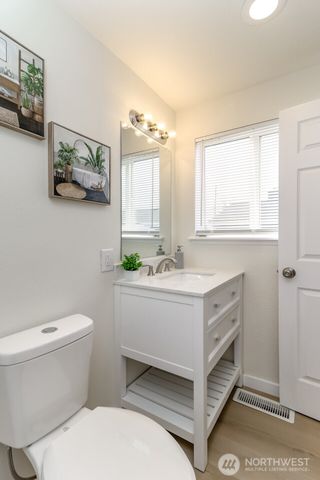 1703 7th Avenue SE, Puyallup, WA 98372