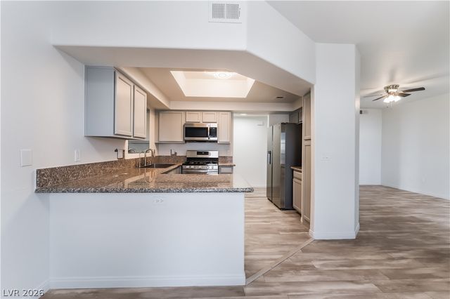 8432 Running Deer Avenue 103, Las Vegas, NV 89145