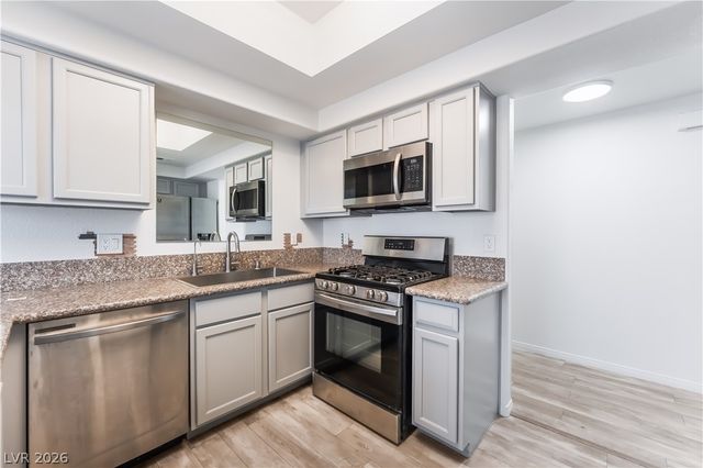 8432 Running Deer Avenue 103, Las Vegas, NV 89145