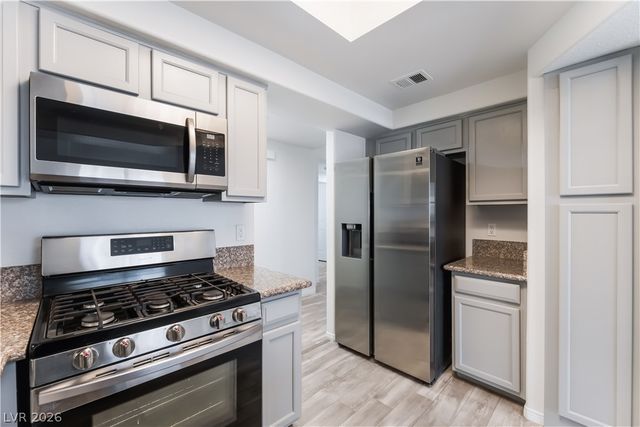 8432 Running Deer Avenue 103, Las Vegas, NV 89145