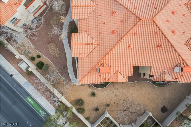 8432 Running Deer Avenue 103, Las Vegas, NV 89145