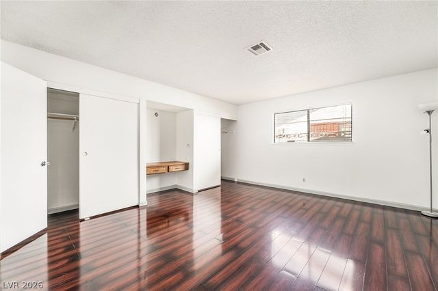 3155 East Rochelle Avenue, Las Vegas, NV 89121