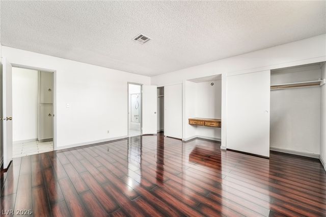 3155 East Rochelle Avenue, Las Vegas, NV 89121