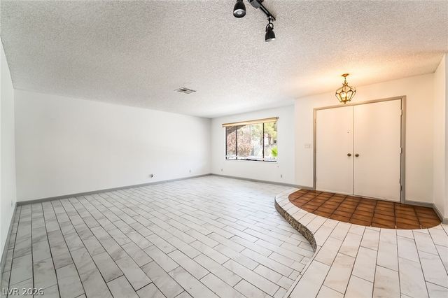 3155 East Rochelle Avenue, Las Vegas, NV 89121