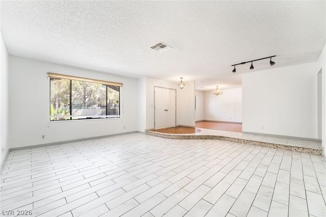 3155 East Rochelle Avenue, Las Vegas, NV 89121