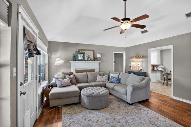 310 Vista Drive, Granbury, TX 76049