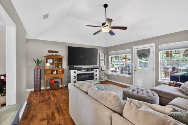 310 Vista Drive, Granbury, TX 76049