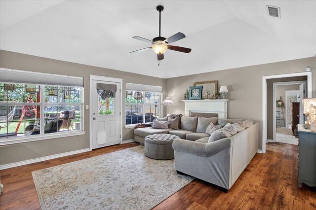 310 Vista Drive, Granbury, TX 76049