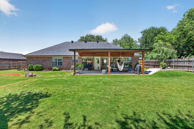 310 Vista Drive, Granbury, TX 76049