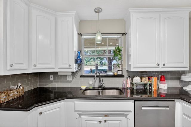 310 Vista Drive, Granbury, TX 76049