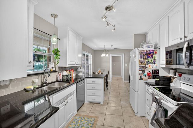 310 Vista Drive, Granbury, TX 76049