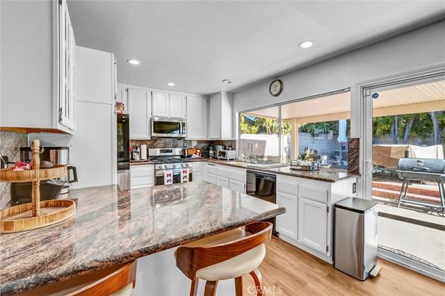 1648 Rocky River Court, Simi Valley, CA 93063