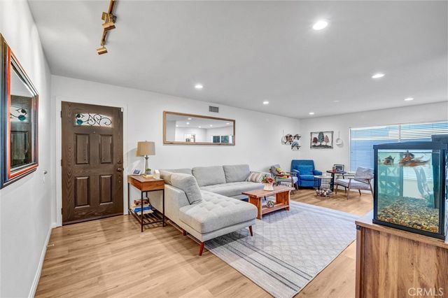 1648 Rocky River Court, Simi Valley, CA 93063