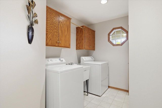 N68W14817 Prudence DRIVE, Menomonee Falls, WI 53051