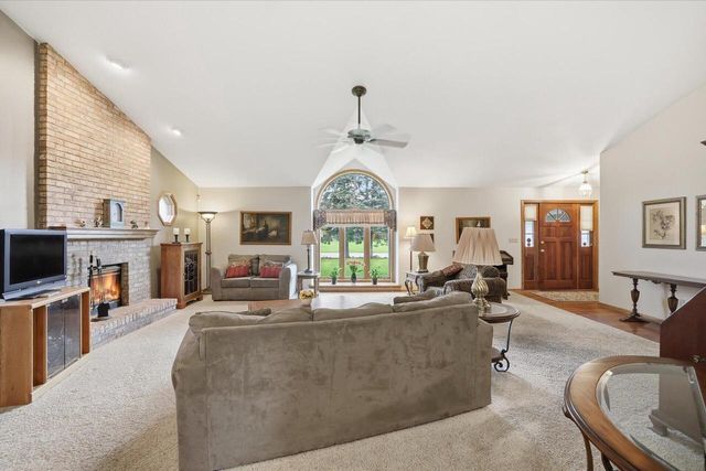 N68W14817 Prudence DRIVE, Menomonee Falls, WI 53051