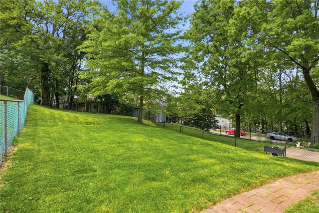 502 WOODLAND, Oakmont, PA 15139