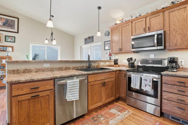 8055 STEAMBOAT RD, Summerset, SD 57769