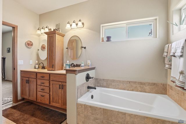 8055 STEAMBOAT RD, Summerset, SD 57769