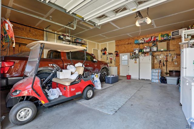 8055 STEAMBOAT RD, Summerset, SD 57769