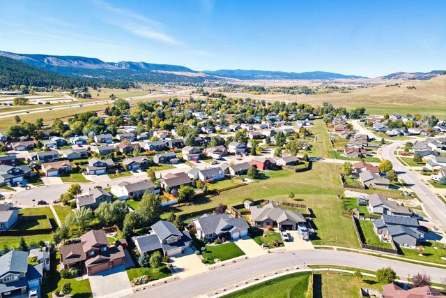 8055 STEAMBOAT RD, Summerset, SD 57769