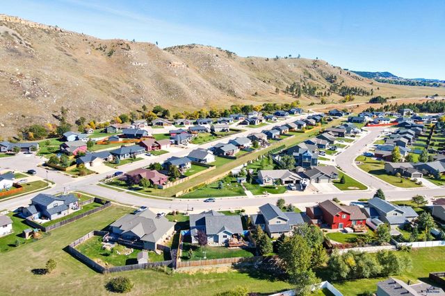 8055 STEAMBOAT RD, Summerset, SD 57769