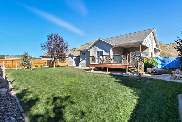 8055 STEAMBOAT RD, Summerset, SD 57769