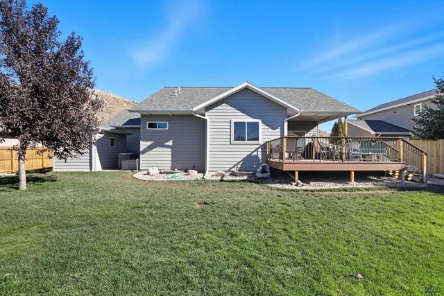 8055 STEAMBOAT RD, Summerset, SD 57769