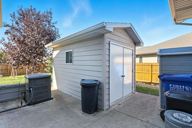 8055 STEAMBOAT RD, Summerset, SD 57769