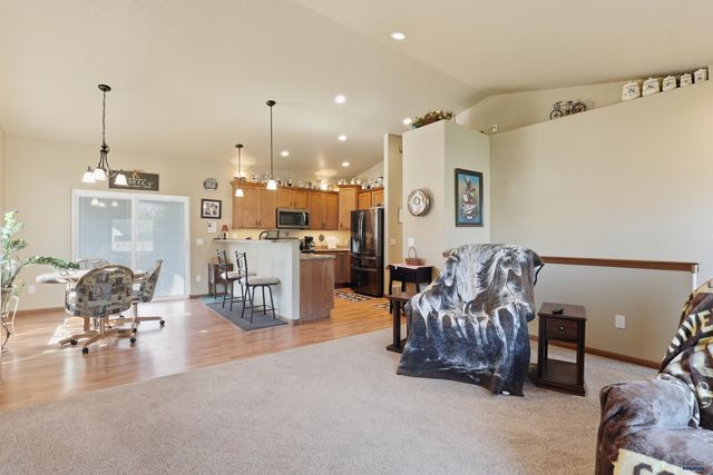 8055 STEAMBOAT RD, Summerset, SD 57769