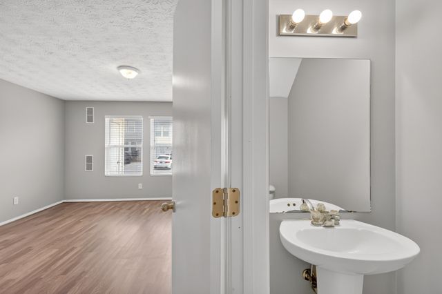 1006 Halifax Ln, Antioch, TN 37013