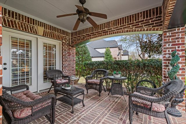 2200 Roadrunner Drive, Flower Mound, TX 75022