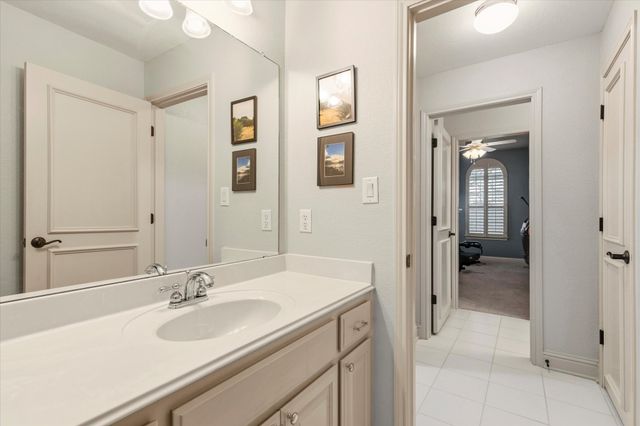 2200 Roadrunner Drive, Flower Mound, TX 75022